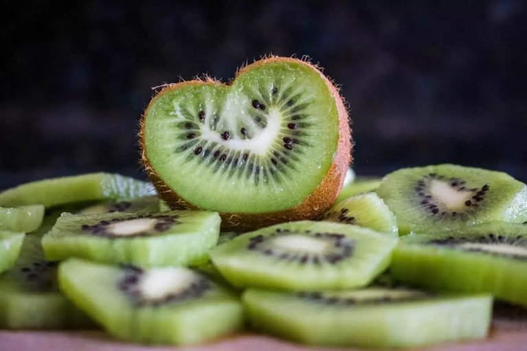 Utilizzare il Kiwi sulla propria pelle: ottimo anti-age